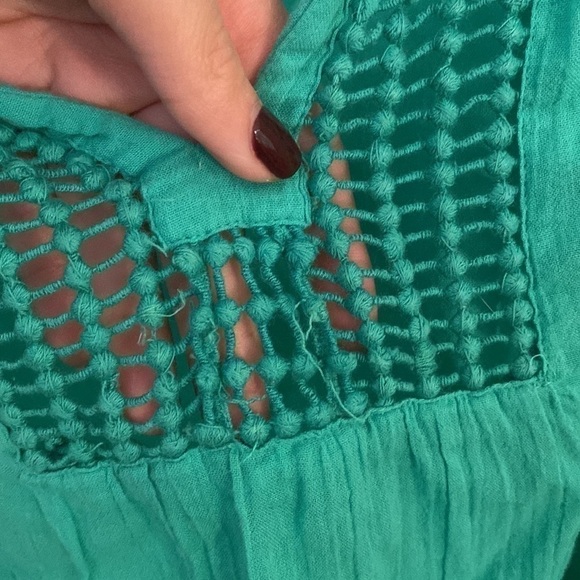 Used Hollister light weight tank top blouse size small - Picture 2 of 7